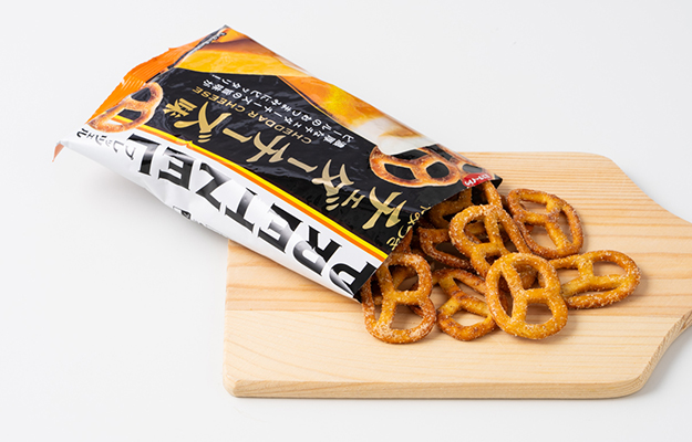 プレッツェルやみつきチェダーチーズ味